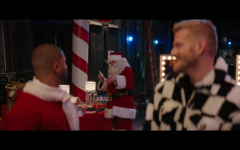 #4927 – ProductPlacementBlog.com – Meet Me Next Christmas (2024) – Product Placement Tracking (Timecode – 01h 22m 06s)