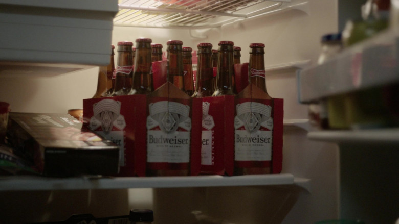 Budweiser Beer in It's Florida Man S01E04 "Saucy" (2024) - 615232