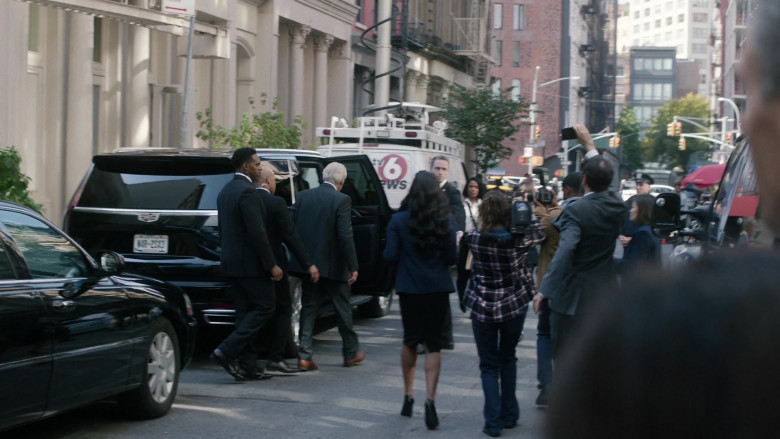 Cadillac Escalade Car (Scene 1) in Law & Order S24E07 "Truth and Consequences" (2024) - 621489