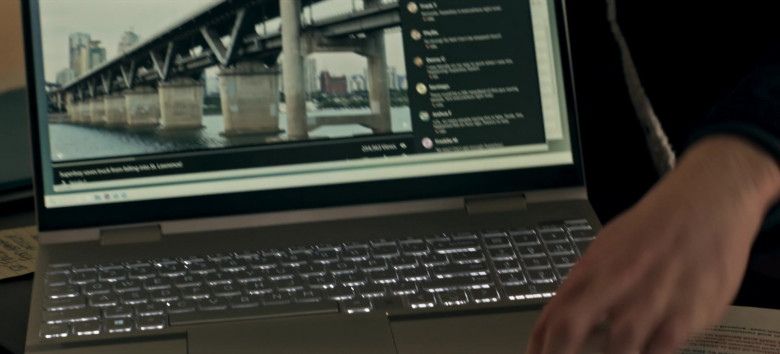 Microsoft Windows Logo (Keyboard) in Superman & Lois S04E06 "When the Lights Come On" (2024) - 609974