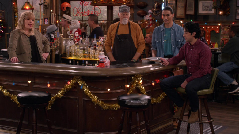 Yee-Haw, Tennessee Brew Works Urban Hiker Lager, Malibu Rum, Grey Goose Vodka [s] in Happy's Place S01E07 "Ho-Ho-Howey" (2024) - 644672