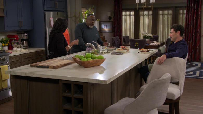 Chosen Foods (Scene 1) in The Neighborhood S07E07 "Welcome to the Wicked Stepmother" (2024) - 647461