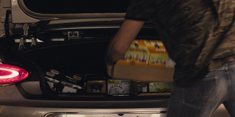 Topo Chico Ranch Water Hard Seltzer, Mule 2.0 Moscow Mule, White Claw Hard Seltzer, Lone River Ranch Water Hard Seltzer in Landman S01E07 "All Roads Lead to a Hole"  (2024) - 661468