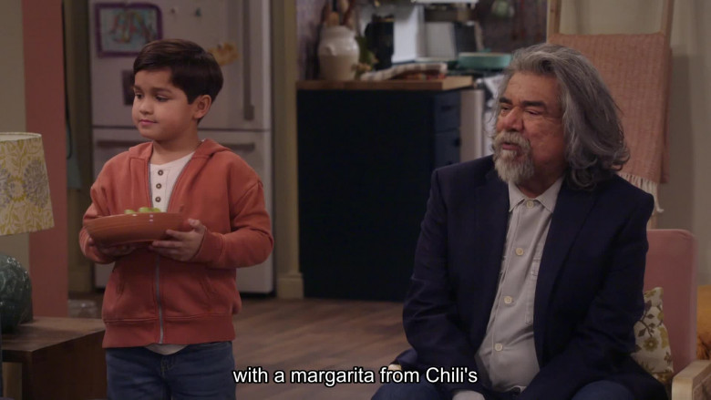 Chili's (Verbal) in Lopez vs Lopez S03E08 "Lopez vs Dateline" (2024) - 654871