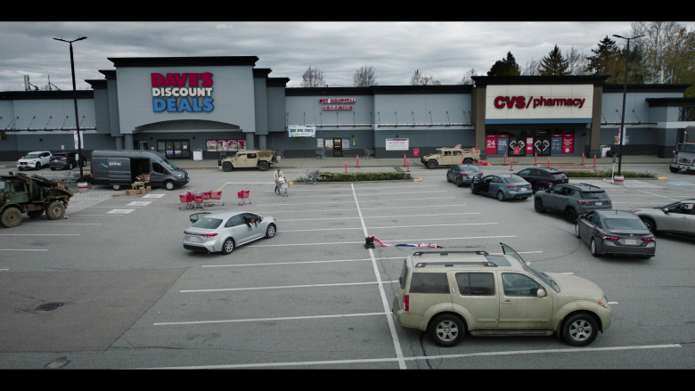 Amazon and CVS in Earth Abides S01E01 "Alone" (2024) - 638908