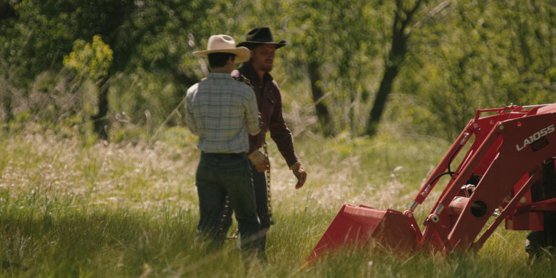 Kubota LA1055 Front-End Loader in Yellowstone S05E12 "Counting Coup" (2024) - 640063