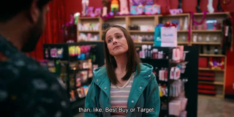 Best Buy or Target (Verbal) in The Sex Lives of College Girls S03E03 ""Four to a Suite" (2024) - 643733