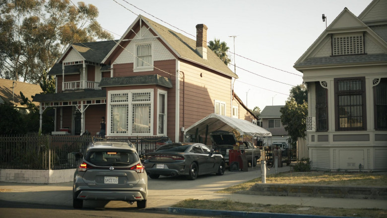 Nissan and Dodge Cars in S.W.A.T. S08E07 "Home" (2024) - 645334