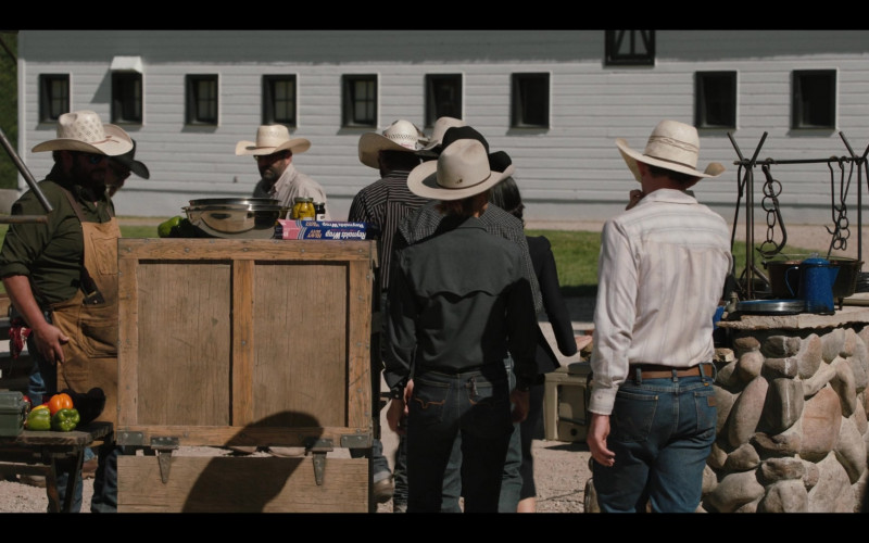 #2380 – ProductPlacementBlog.com – Yellowstone S05E14 (2024) – Product Placement Tracking (Timecode – 00h 39m 39s)