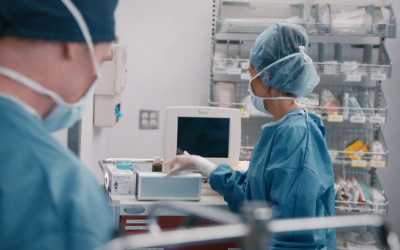 #868 – ProductPlacementBlog.com – St Denis Medical S01E05 (2024) – Product Placement Tracking (Timecode – 00h 14m 27s)