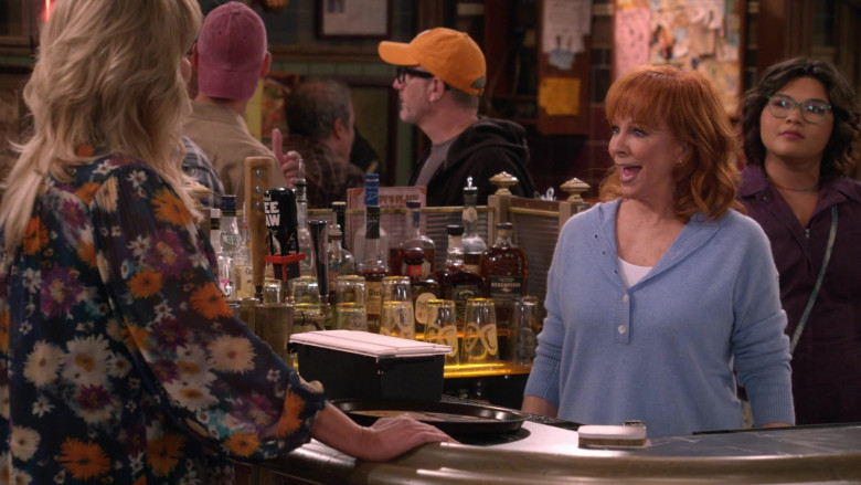 Dickel Bourbon, Don Julio, Jack Daniel's, Redemption Whiskey in Happy's Place S01E09 "Emcee Squared" (2025) - 666265